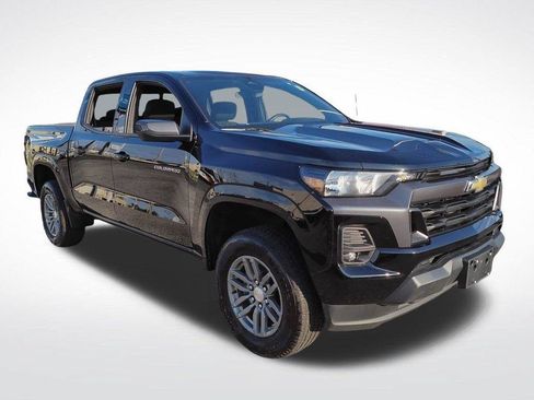 Certified 2024 Chevrolet Colorado LT w/ LT Convenience Package AWD/4WD image 3