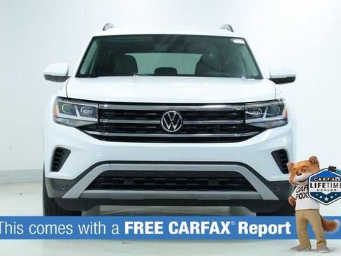 Certified 2022 Volkswagen Atlas SE w/ Black Wheel Package FWD image 2