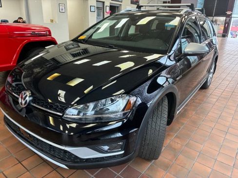 Used 2017 Volkswagen Golf Alltrack SE image 8