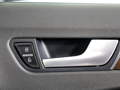 Used 2016 Audi A4 Premium Plus w/ Technology Package image 60