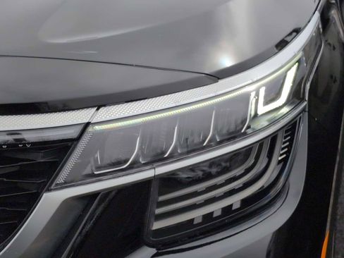 Used 2023 Kia Seltos SX w/ SX Sunroof Package image 11