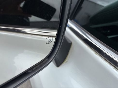 Used 2022 Toyota Highlander L FWD image 26