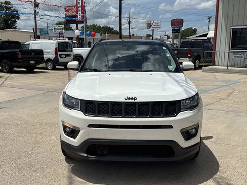 Used 2021 Jeep Compass Latitude FWD image 2