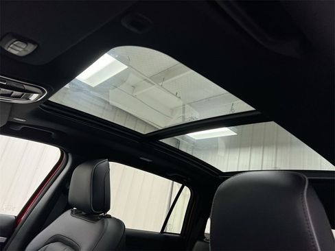 Used 2025 Jeep Wagoneer S Limited image 16