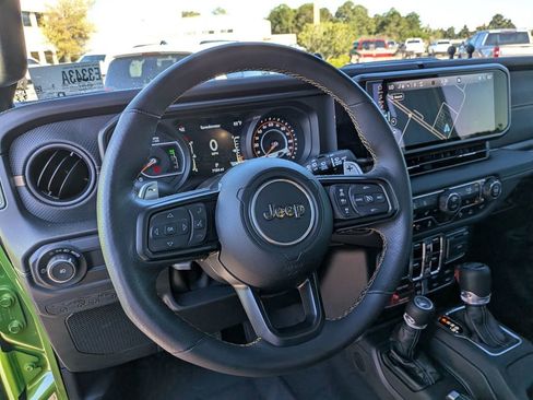 Used 2025 Jeep Wrangler Unlimited Rubicon 392 image 17