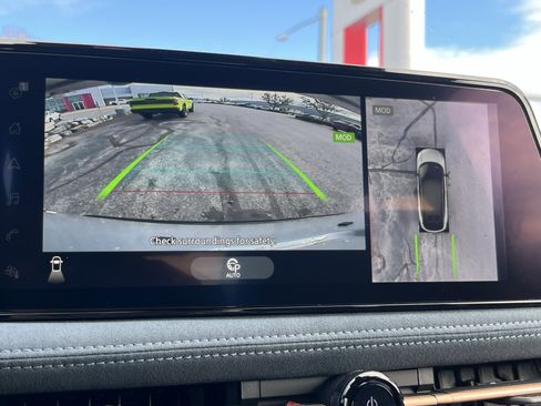 Used 2024 Nissan Ariya AWD image 31