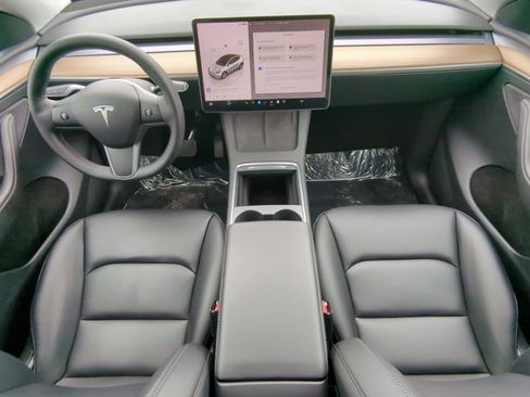 Used 2024 Tesla Model Y Long Range image 19
