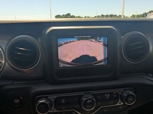 Used 2023 Jeep Wrangler Sport S image 14