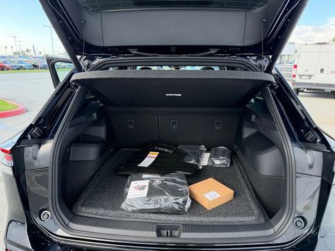 New 2026 Volkswagen Tiguan SEL R-Line AWD/4WD image 32