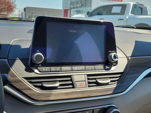 Used 2025 Nissan Altima 2.5 SV image 26