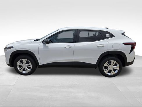 New 2026 Chevrolet Trax LS FWD image 4