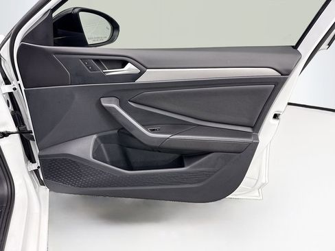 Used 2024 Volkswagen Jetta Sport image 23