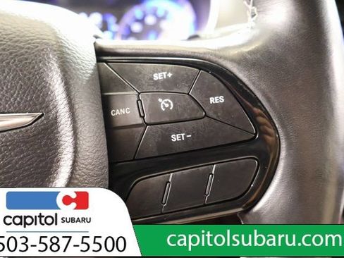 Used 2019 Chrysler Pacifica Touring Plus w/ S Appearance Package FWD image 16