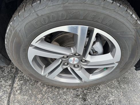 Certified 2021 GMC Terrain SLT image 9