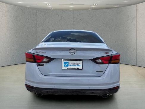 Used 2024 Nissan Altima 2.0 SR FWD image 4