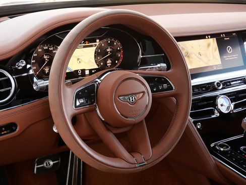 Used 2024 Bentley Flying Spur W12 image 14