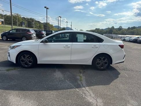Used 2020 Kia Forte LXS FWD image 5
