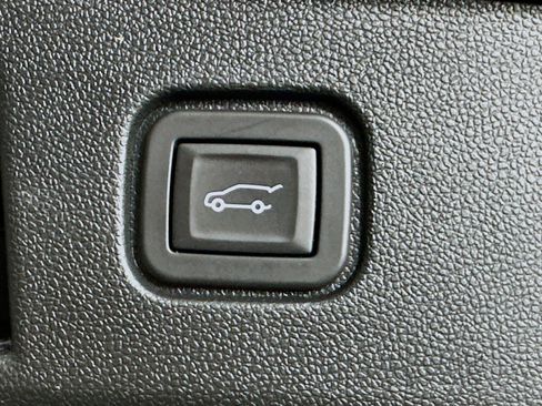 Used 2024 Chevrolet Blazer EV LT AWD/4WD image 30