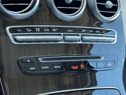Used 2017 Mercedes-Benz GLC 300 4MATIC image 25