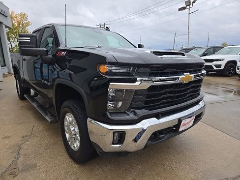 Used 2024 Chevrolet Silverado 2500 LT image 14