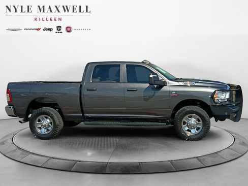 Used 2024 RAM 2500 Tradesman w/ Chrome Appearance Group AWD/4WD image 17