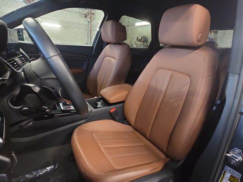 Used 2023 Audi Q5 2.0T Premium w/ Convenience Package AWD/4WD image 14