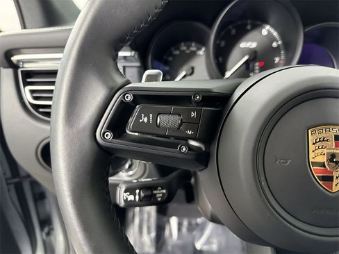 Certified 2025 Porsche Macan GTS image 38