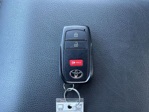 Used 2024 Toyota Tacoma SR5 AWD/4WD image 27
