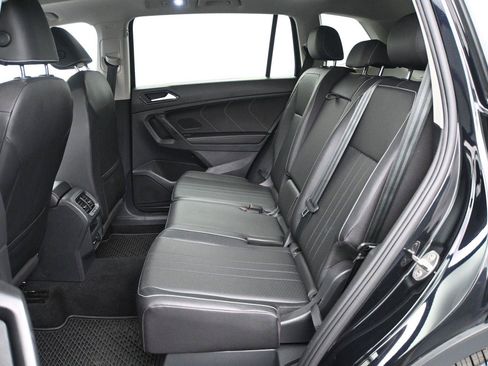 Used 2022 Volkswagen Tiguan SE AWD/4WD image 9