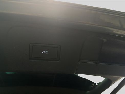 Used 2025 Volkswagen Atlas SE image 20