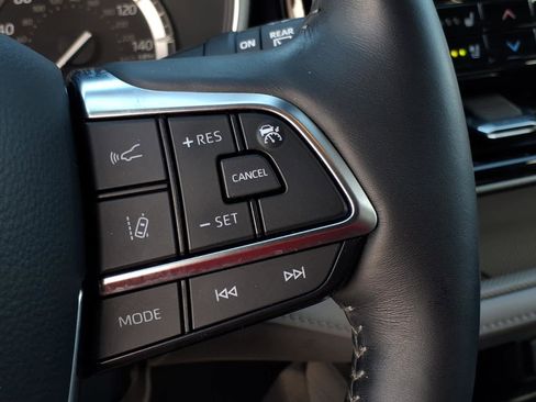 Used 2021 Toyota Highlander Limited image 44