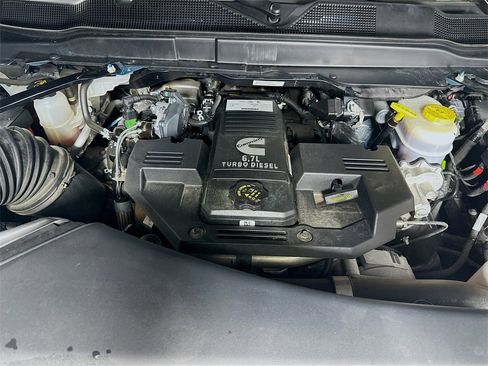 Used 2024 RAM 3500 Laramie image 32