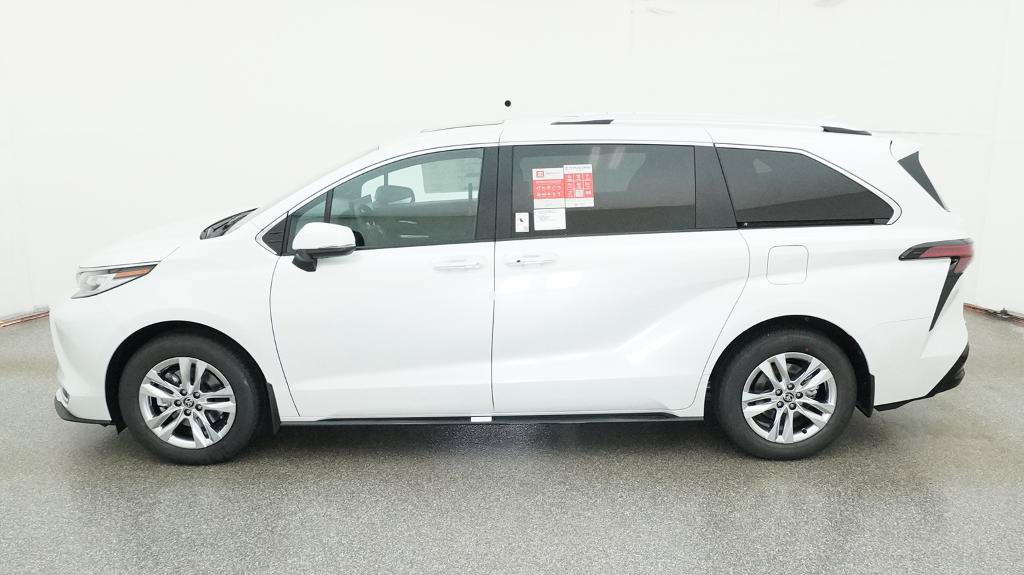 Used 2026 Toyota Sienna Limited FWD image 6