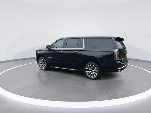 Used 2026 Chevrolet Suburban High Country w/ Sun And Tow Package AWD/4WD image 8