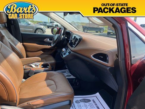 Used 2018 Chrysler Pacifica Limited w/ Advanced Safetytec Group FWD image 17