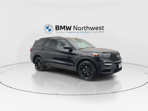 Used 2023 Ford Explorer ST-Line w/ Class IV Trailer Tow Package AWD/4WD image 6