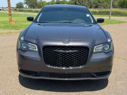 Used 2022 Chrysler 300 Touring w/ Sport Appearance Package RWD image 2