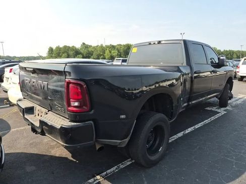 Used 2025 RAM 3500 Big Horn AWD/4WD image 3