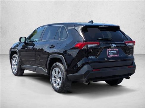Used 2024 Toyota RAV4 LE AWD/4WD image 8