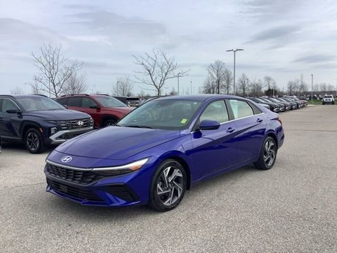 Used 2024 Hyundai Elantra SEL w/ Convenience Package image 1