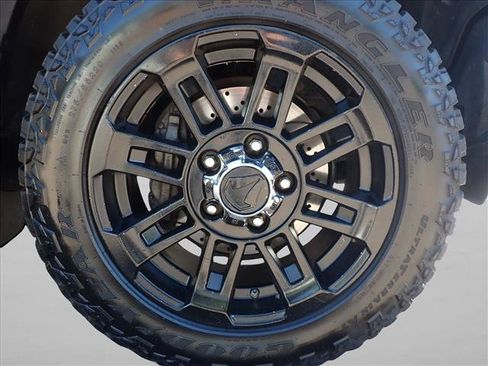 Used 2014 Toyota Tundra SR5 w/ SR5 Upgrade Package AWD/4WD image 6