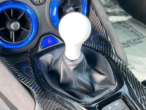 Used 2019 Chevrolet Camaro ZL1 RWD image 17