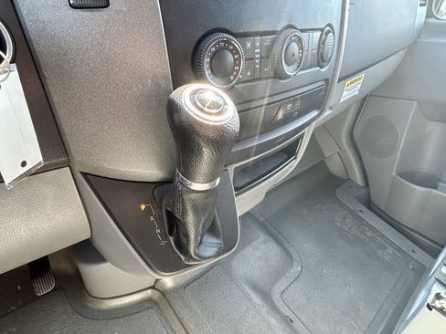 Used 2015 Mercedes-Benz Sprinter 2500 w/ Driver Comfort Package image 21