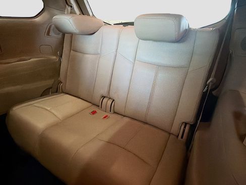 Used 2017 Nissan Pathfinder Platinum w/ Family Entertainment Package AWD/4WD image 30