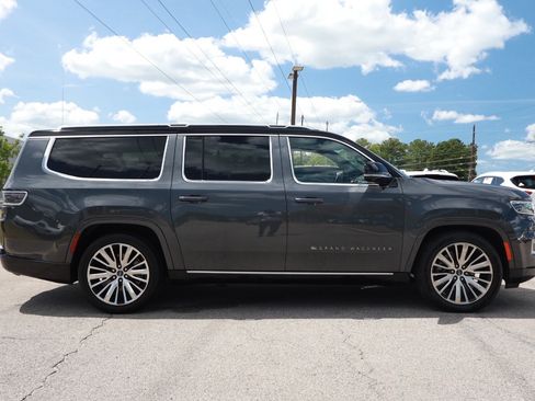 Used 2024 Jeep Grand Wagoneer L Series III AWD/4WD image 6