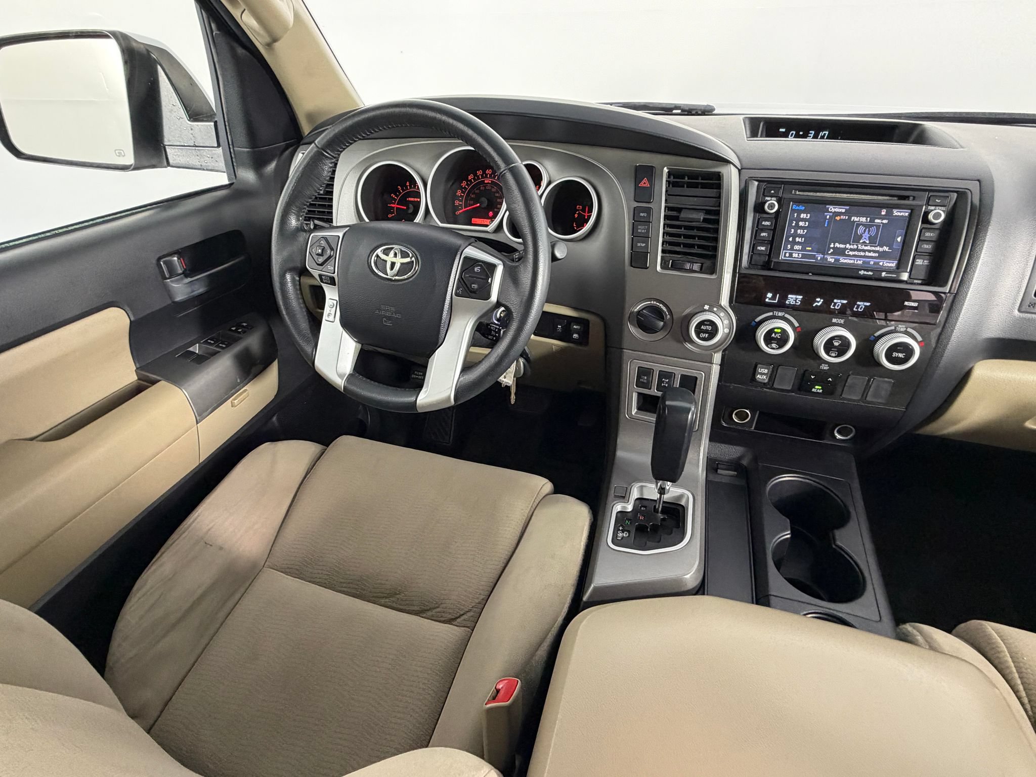 Used 2016 Toyota Sequoia SR5 AWD/4WD image 10