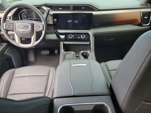 Used 2025 GMC Sierra 3500 Denali w/ Denali Reserve Package AWD/4WD image 16