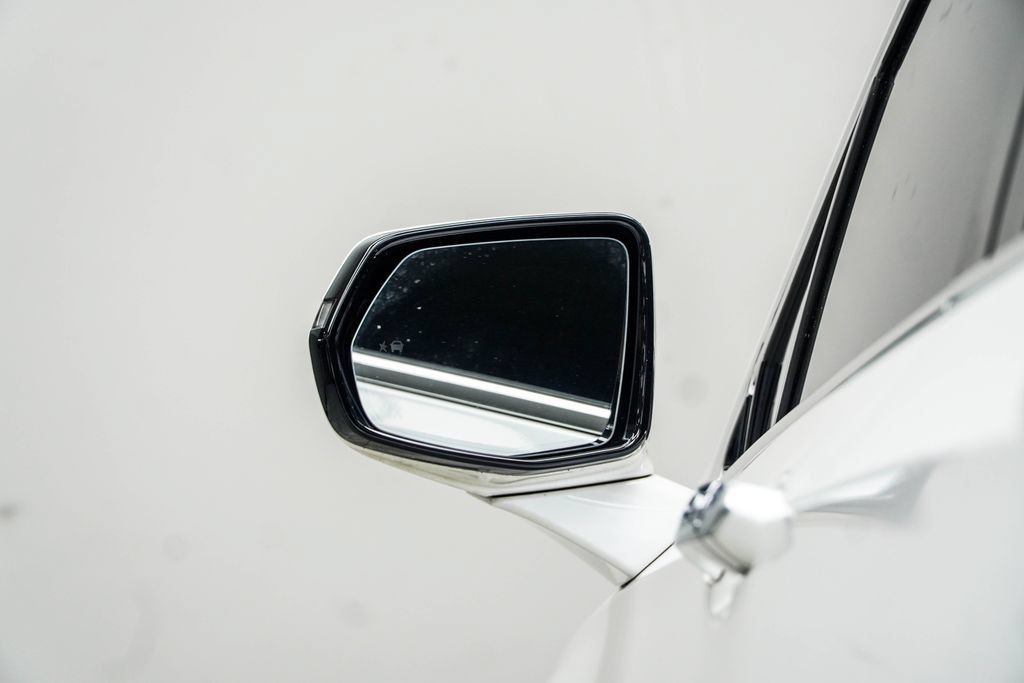 Used 2022 Cadillac XT6 Premium Luxury AWD/4WD image 16