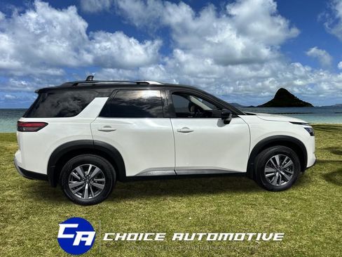 Used 2022 Nissan Pathfinder SL w/ SL Black Package image 9