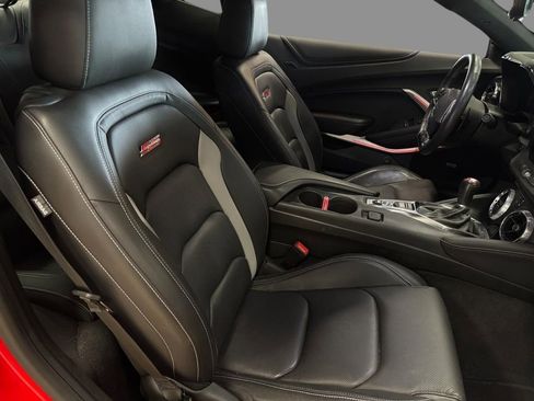 Used 2022 Chevrolet Camaro SS RWD image 12